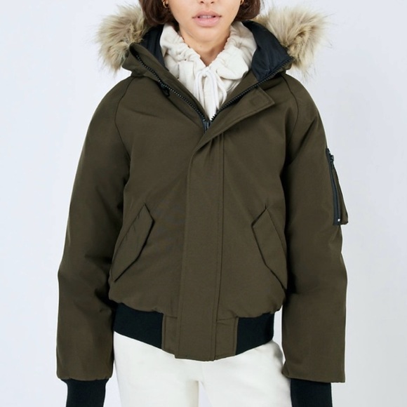 Aritzia TNA Resort Parka Dark Olive - Picture 1 of 1